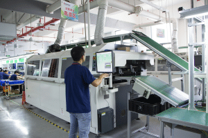 IEETek taşınabilir elektrik santrali/güneş enerjisi invertörü Çin modern fabrika