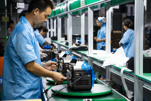 IEETek taşınabilir elektrik santrali/güneş enerjisi invertörü Çin modern fabrika